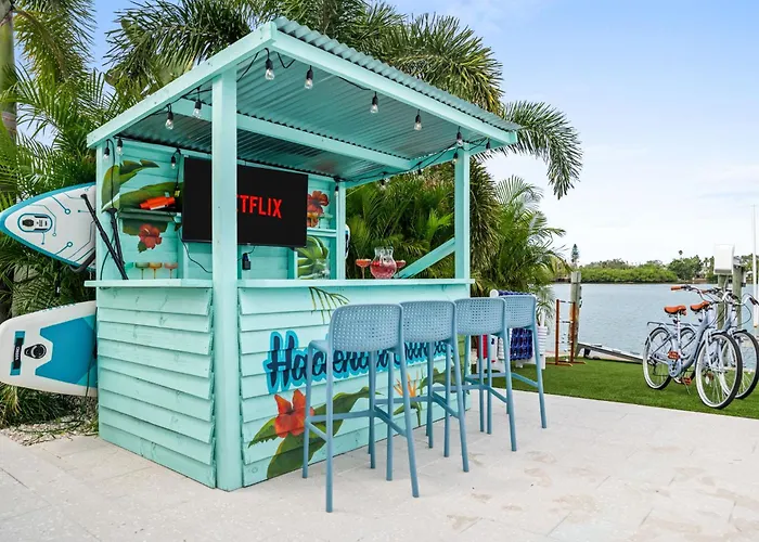 Hébergement de vacances Waterfront Walk To Pool Kayaks Bikes *